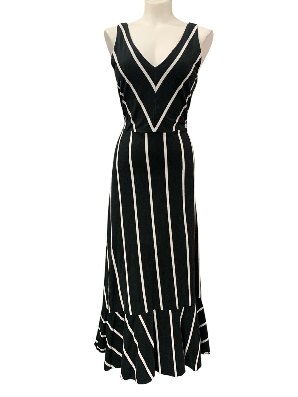 Chaps Black and White Striped V-Neck Sleeveless Maxi Dress with Ruffle Hem S8